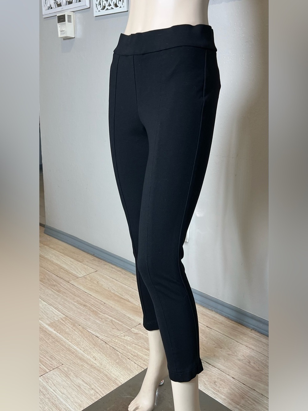 Anne KleinWomen's Black Stretch Ankle Pants